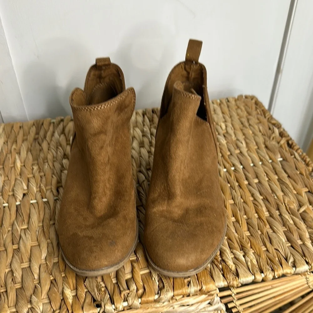 American Eagle Brown Ankle Boots size‎ 6